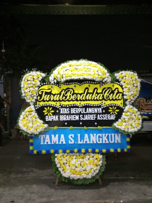 Papan Bunga Duka di Waruruma